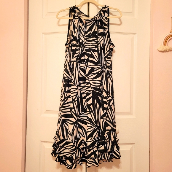 MSK Dresses & Skirts - MSK Black And White Printed Dress With Shimmer